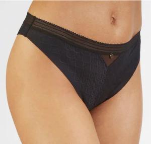 LASCANA String aus Spitze in moderner