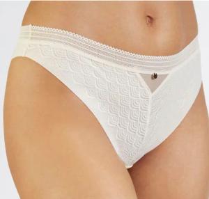 LASCANA String aus Spitze in moderner