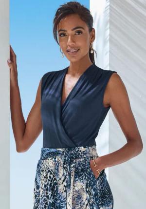 LASCANA Shirttop mit dezenten Raffungen an