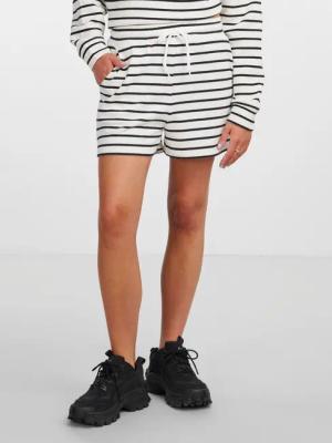 pieces Sweatshorts PCCHILLI SUMMER HW SHORTS
