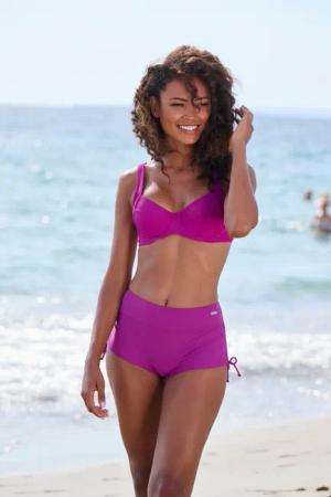 LASCANA Bikini-Hotpants mit seitlicher Raffung
