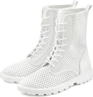 LASCANA Schnürstiefelette zum Schnüren mit modischen