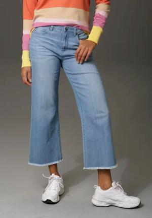 Aniston CASUAL 7/8-Jeans mit leicht ausgefranstem