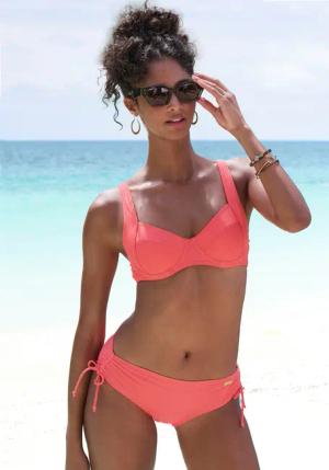 LASCANA Bikini-Hose Lolo in höherer Schnitform