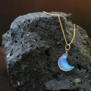 GOLDEN Kette mit Anhänger Mondstein Halskette,