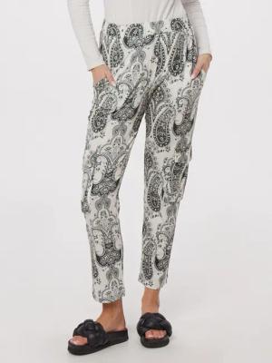 Sarah Kern Cargohose Frenchjerseyhose Figurumspielend im