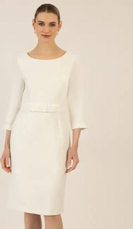 Apart Abendkleid aus einer leicht strukturierten