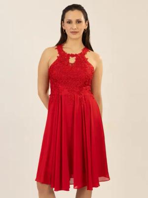 Apart Cocktailkleid aus einer Plastischen Spitze