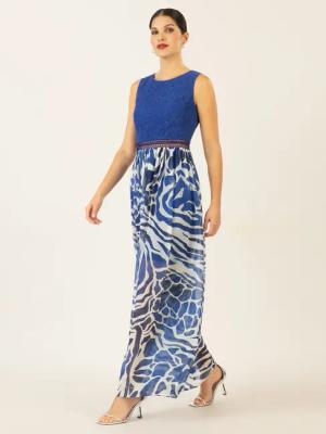 Apart Abendkleid im Materialmix aus Spitze