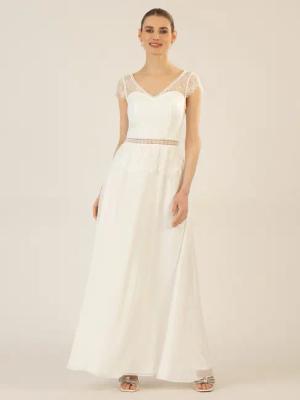 Apart Abendkleid im Materailmix aus weicher