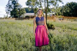 Ramona Lippert Dirndl Trachtenkleid Nadja hochgeschlossen