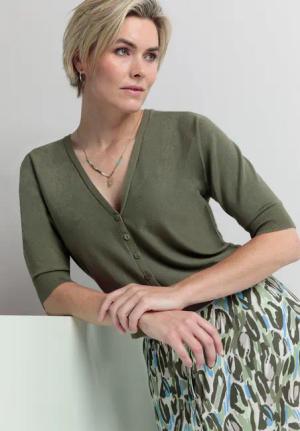 bianca Strickjacke ORIANE in modernem Feinstrick