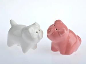 By Bers Salzstreuer Kuh Frosch Eier