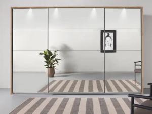rauch Schwebetürenschrank Oteli mit Spiegelfront und