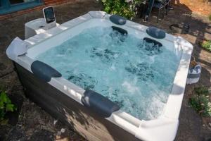 DEKO VERTRIEB BAYERN Whirlpool XXXL Premium