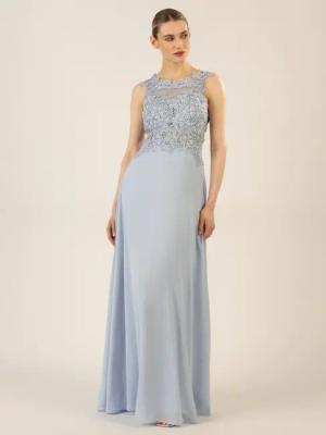 Apart Abendkleid im Materialmix aus bestickter
