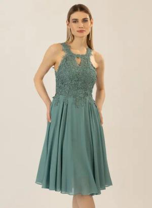 Apart Cocktailkleid aus einer Plastischen Spitze