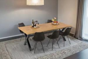 Loreno® Esstisch Josy, Wildeiche Holz-Optik, Baumkante,