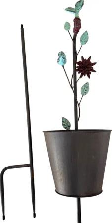 Online-Fuchs Gartenstecker Wasserhahn mit Blumentopf aus