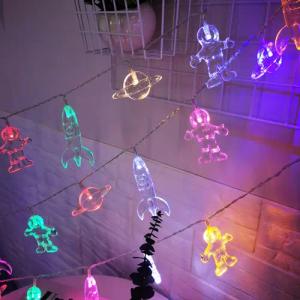 Qualra LED-Lichterkette 10/20LEDs Astronaut Rakete Raumschiff