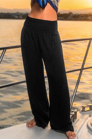 Schwarze Hose mit gesmoktem Bund und Taschen