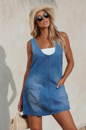 Tiefer Ausschnitt Ärmelloses Mini-Jeanskleid