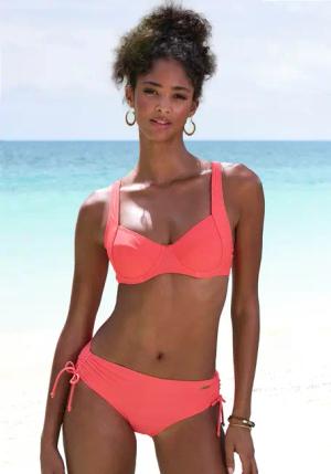 LASCANA Bügel-Bikini-Top Lolo, in modischer Schnittform