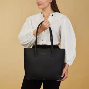 Isabel Bernard Shopper - Honoré Lysanne Black Calfskin Leather Shoulder Bag - Gr. unisize - in Schwarz - für Damen