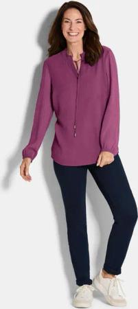 Chiffonbluse mit femininem Ausschnitt - beere - Gr. 40 von Goldner Fashion