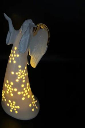 Online-Fuchs LED-Dekofigur Engel aus Porzellan mit