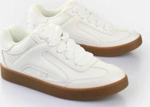 Buffalo Sneaker "LIBERTY ONE", Schnürschuh, Retro-Sneaker, Freizeitschuh mit weichem Schaftrand