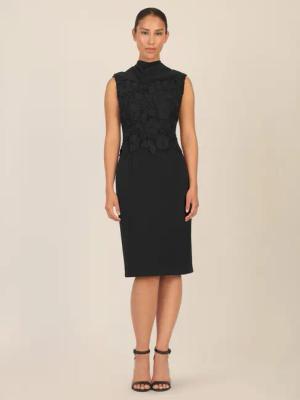 Apart Abendkleid in Lagenoptik mit Spitzenborte
