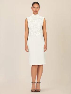 Apart Abendkleid in Lagenoptik mit Spitzenborte