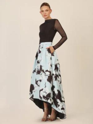 Apart Abendkleid mit Meshärmeln und floralem