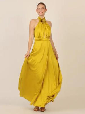 Apart Abendkleid mit Neckholder und Drapierung