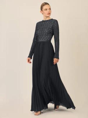 Apart Abendkleid mit Plisseerock