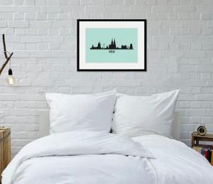 queence Bild "Köln Skyline", Städte-Stadt-Deutschland-Köln-Kirche-Gebäude, (1 St.), HD Premium Poster-Druck inkl. Holzrahmen