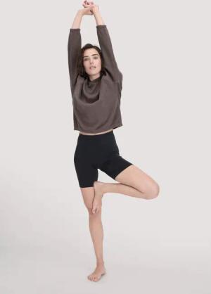 hessnatur Loungewear Shorts Fitted ACTIVE LIGHT aus Bio-Baumwolle - schwarz - Größe S/l