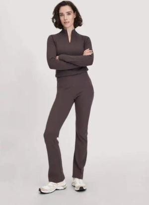hessnatur Loungewear Rib Leggings High Waist BETTER RECYCLING aus Bio-Baumwolle - lila - Größe L
