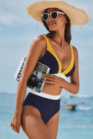 Bikini-Oberteil mit V-Ausschnitt und High-Rise Bikinihöschen