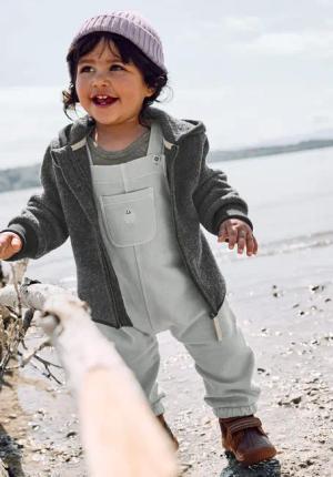 hessnatur Baby Sweat Latzhose GARMENT DYE aus Bio-Baumwolle - grau - Größe 62/68