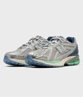 New Balance Sneaker -
