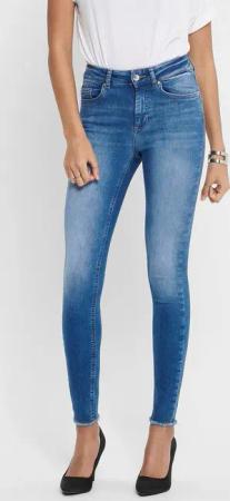 ONLY Ankle-Jeans "ONLBLUSH – Ankle-Jeans mit offenen Säumen für moderne Looks", Abriebeffekte, modisch, skinny fit, Rundhals, regular fit