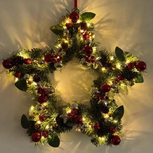 Online-Fuchs Dekokranz Türkranz Stern mit Weihnachtsbaumkugeln