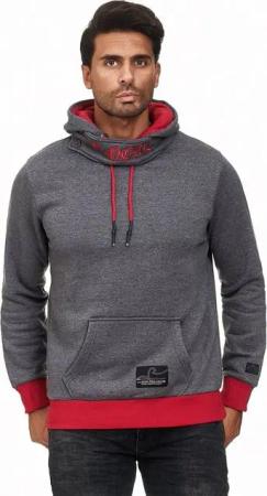 Rusty Neal Kapuzensweatshirt mit modernem Schnitt