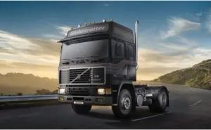 ITALERI 510003923 1:24 VOLVO F-16 Globetrotter