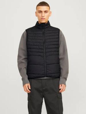 Jack & Jones Steppweste JJESTATE Praktische Weste mit Beutel, ideal für unterwegs unifarben, modisch, regular fit, Polyester
