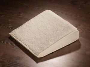 K. & N. Schurwolle Sitzkissen Schurwoll-Keilkissen Keil-Sitzkissen von Orthopäden empfohlen