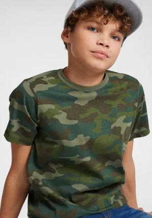 KIDSWORLD T-Shirt in cooler Tarnoptik Kurzarm, stylischer Allover-Druck