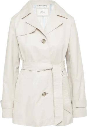 Kurzer Trench mit Gürtel